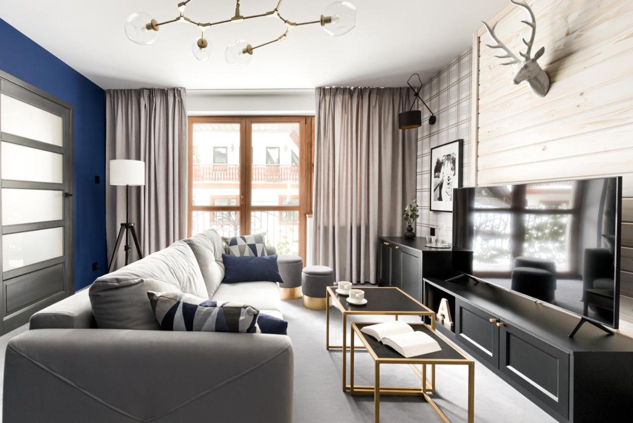 Aspen House I *