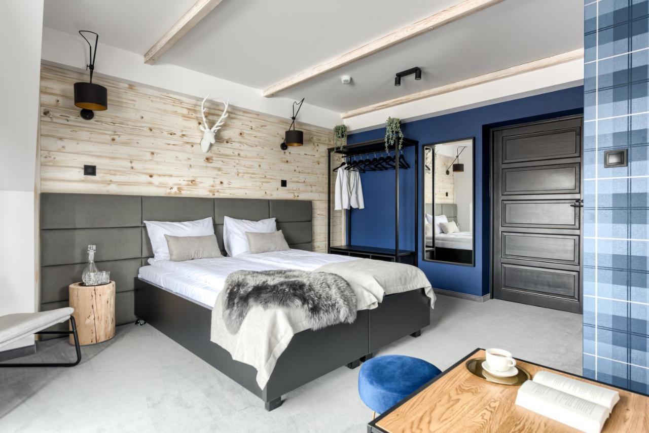 Aspen House I *