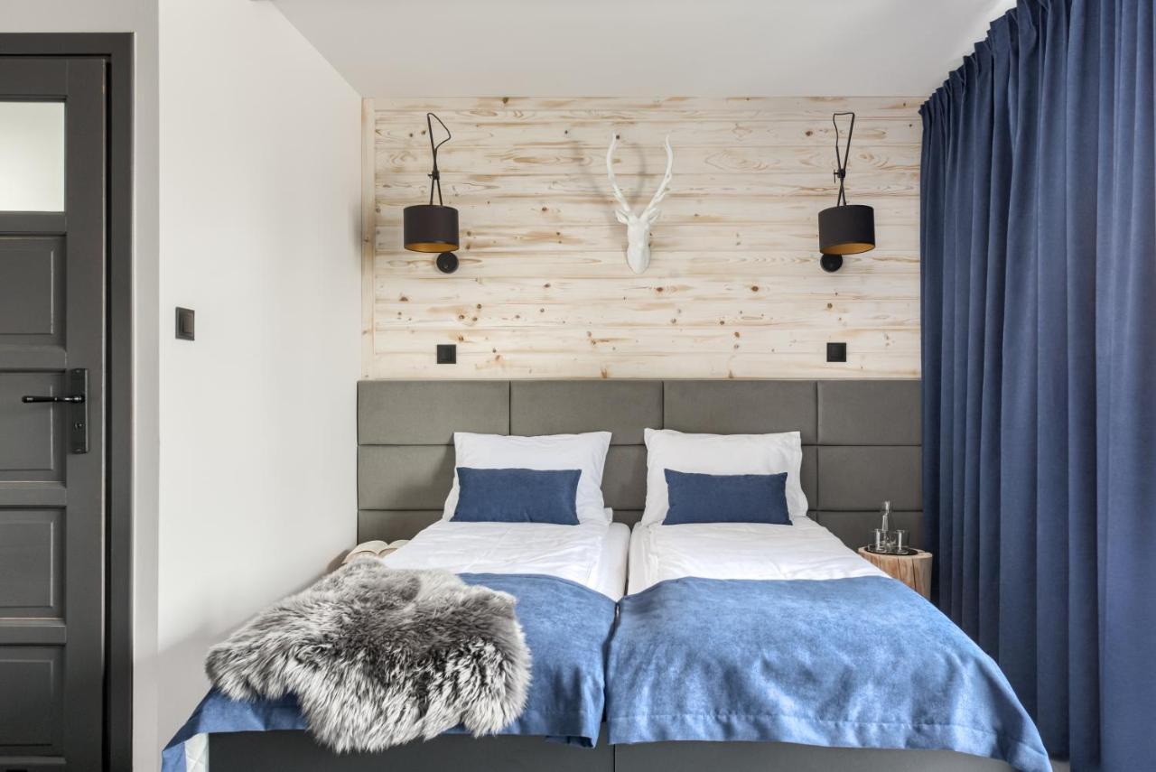 Aspen House I *